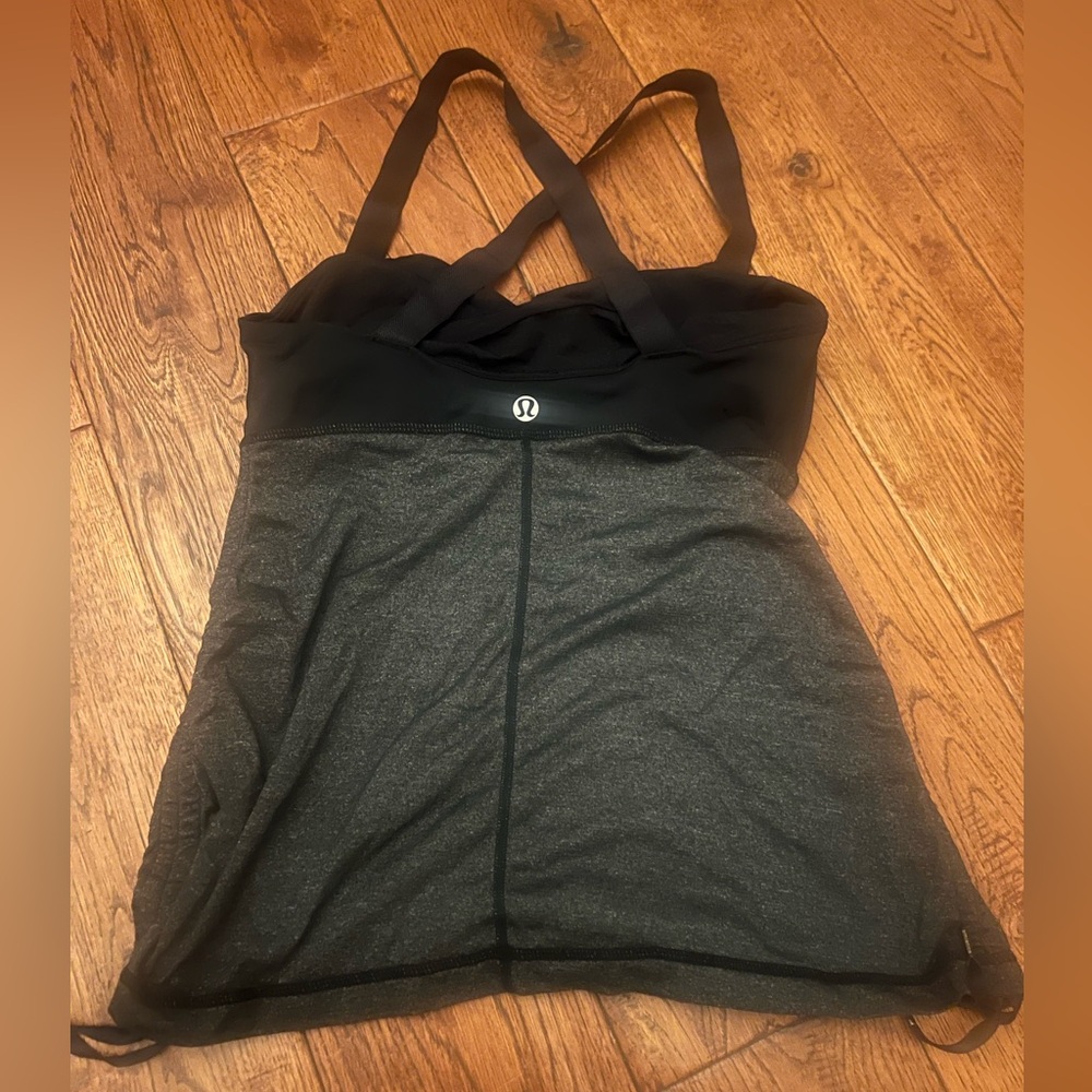 Lululemon top